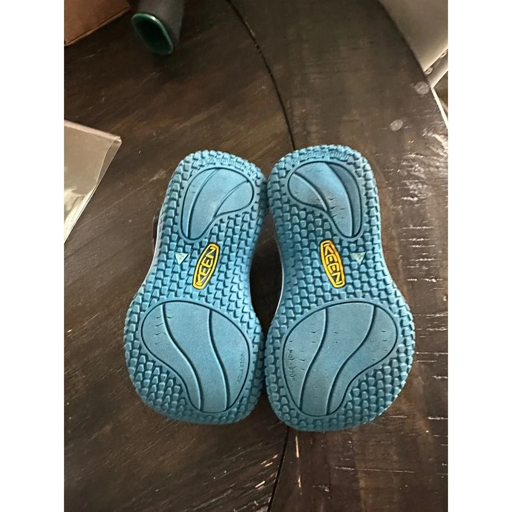 Keen Stingray Blue Grey Water Sandals Kids Size 9 US 1024736 Aqua Stop Shoes EUC